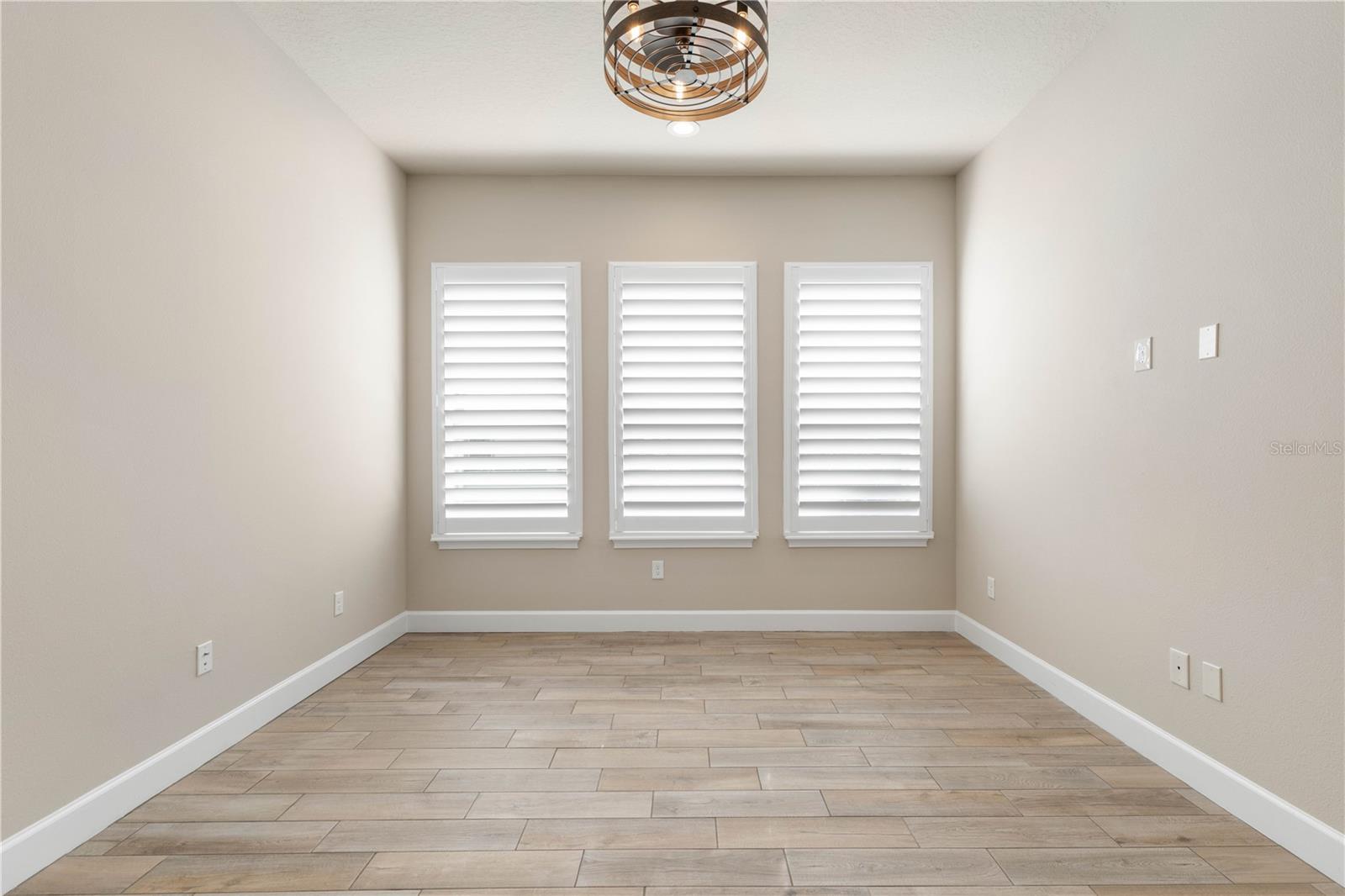 Image 15 of 79 For 661 Mahogany Run