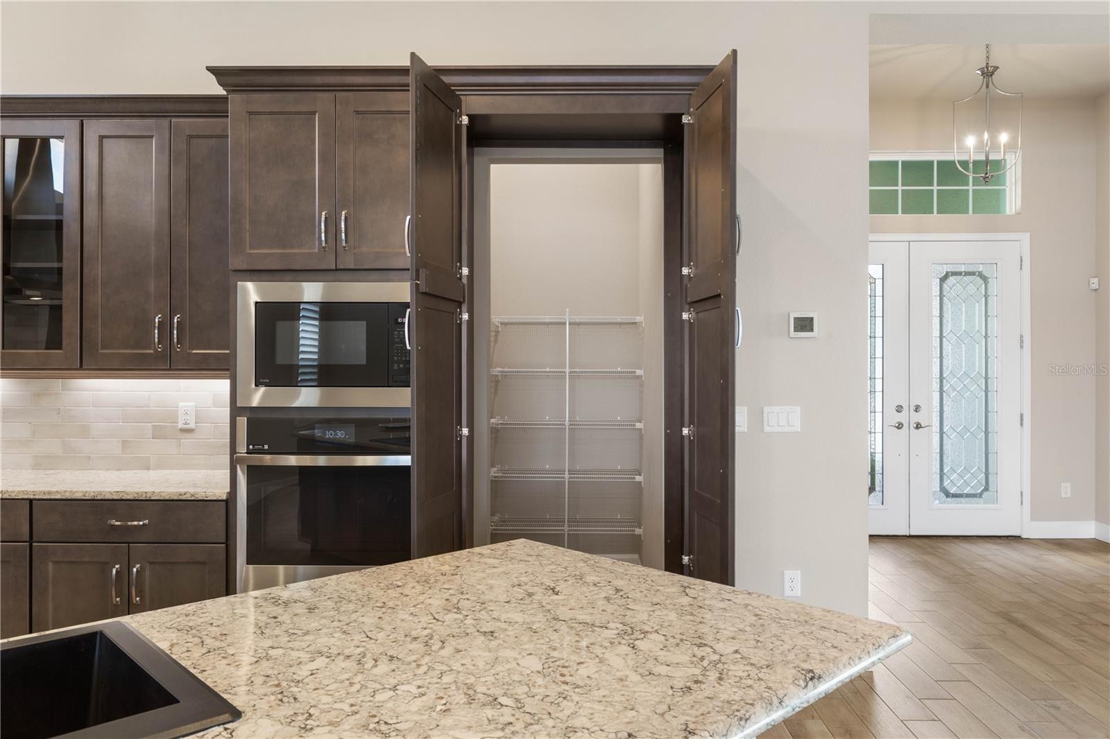 Image 23 of 79 For 661 Mahogany Run