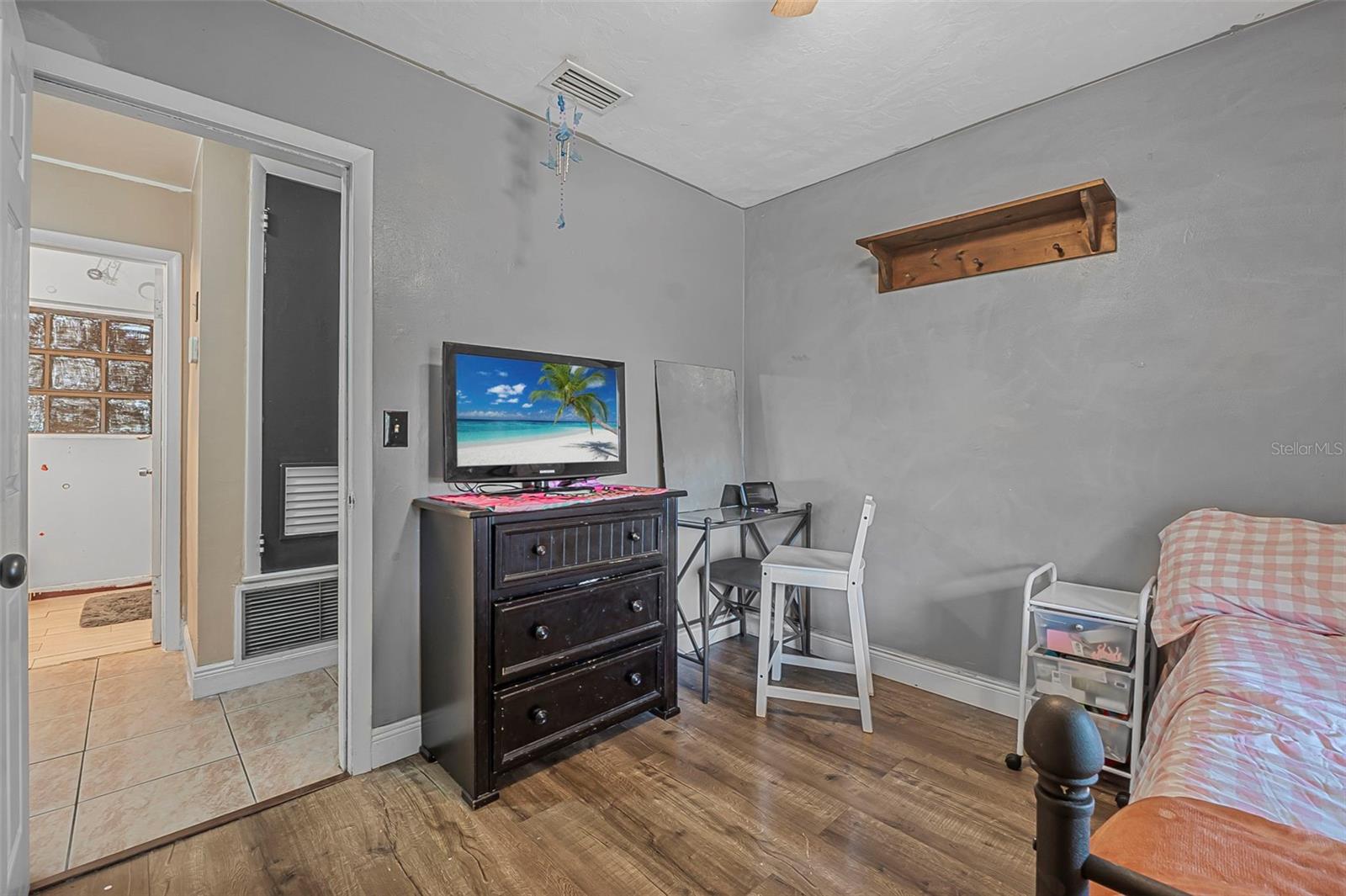 Image 17 of 35 For 1333 Lombardy Drive