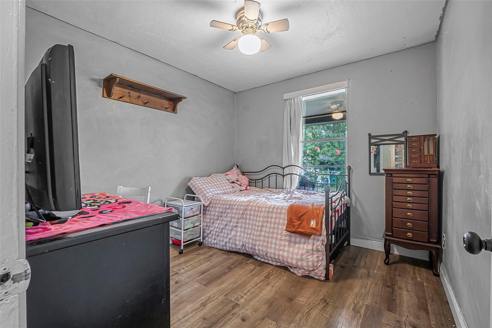 Image 18 of 35 For 1333 Lombardy Drive