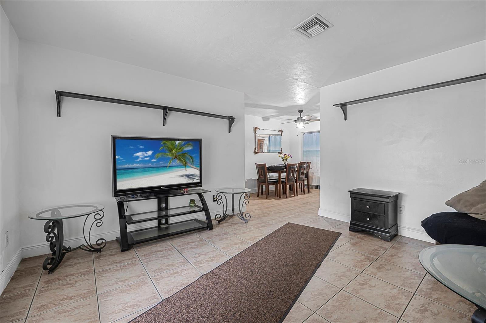 Image 5 of 35 For 1333 Lombardy Drive