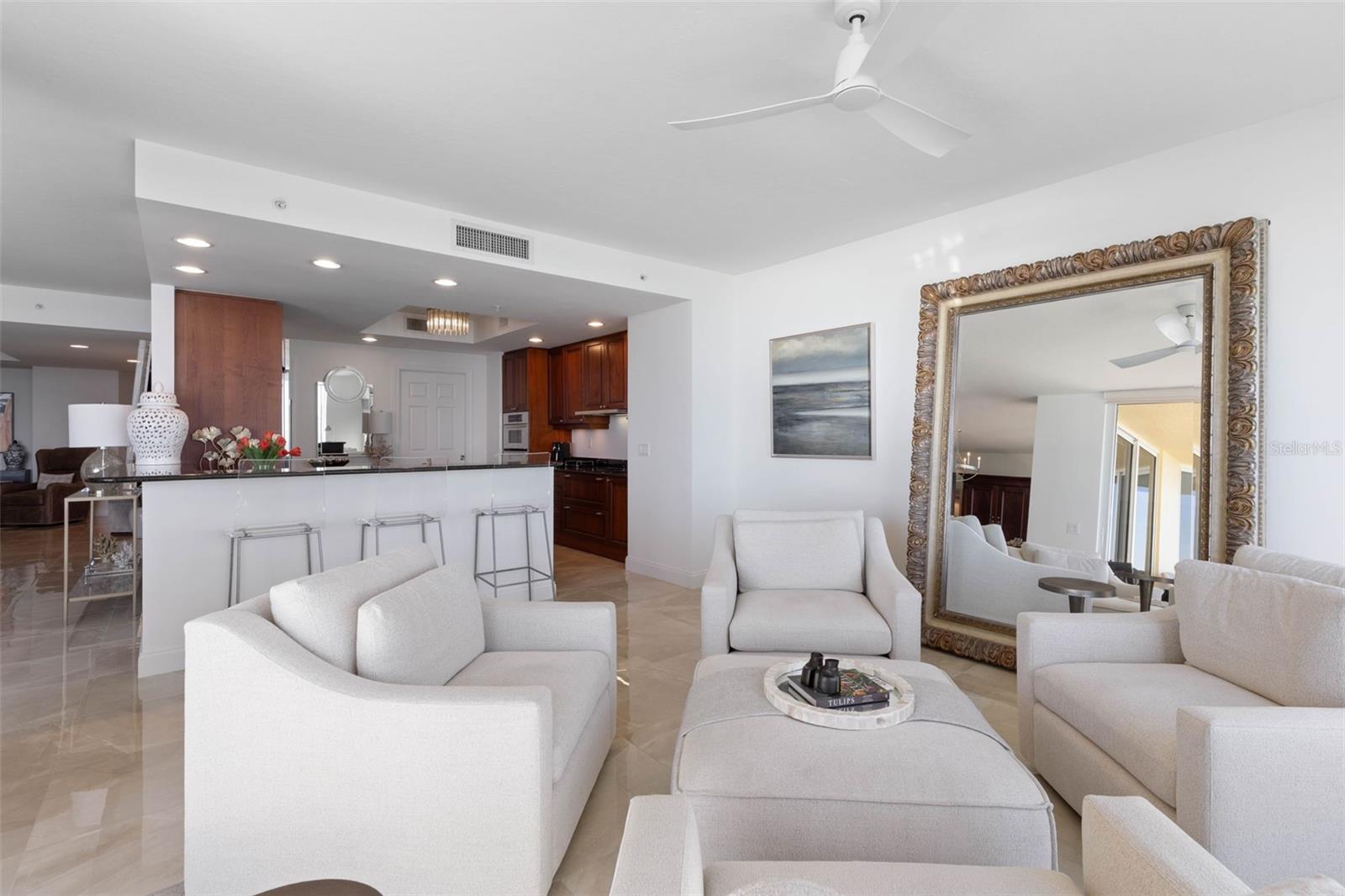 Image 19 of 95 For 19 Avenue De La Mer  405