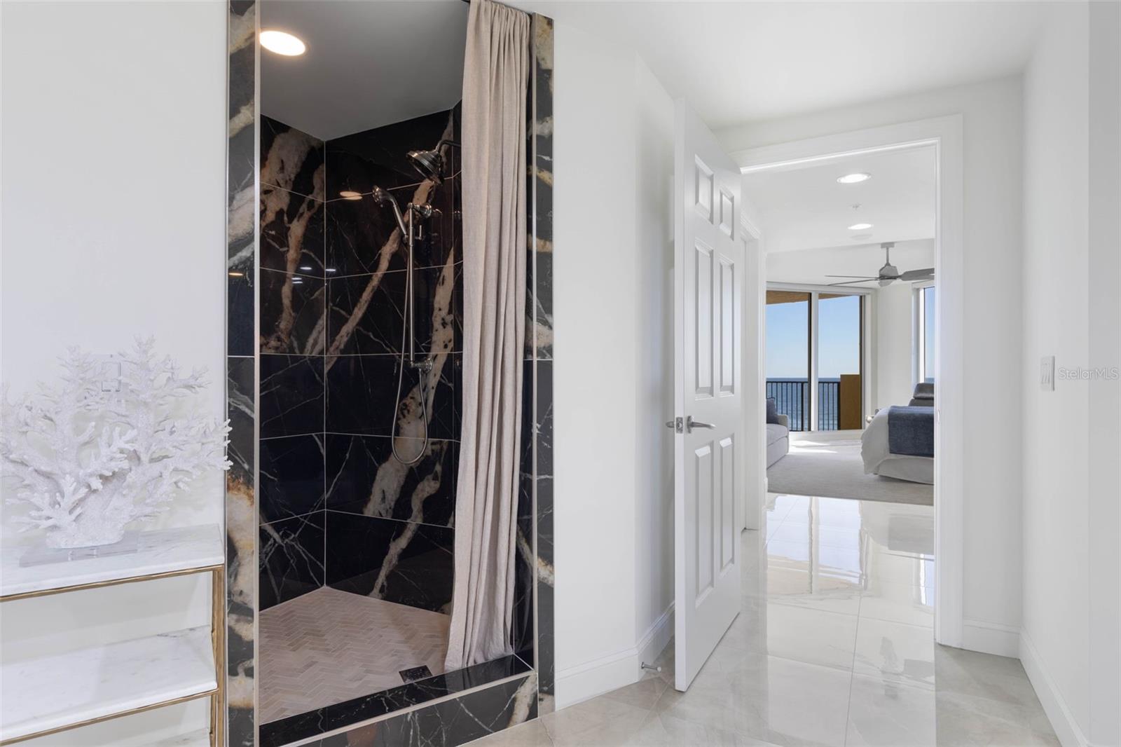 Image 32 of 95 For 19 Avenue De La Mer  405