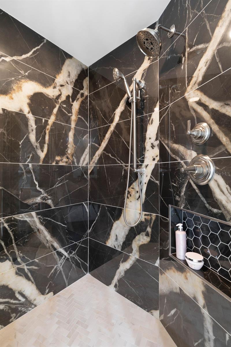 Image 33 of 95 For 19 Avenue De La Mer  405