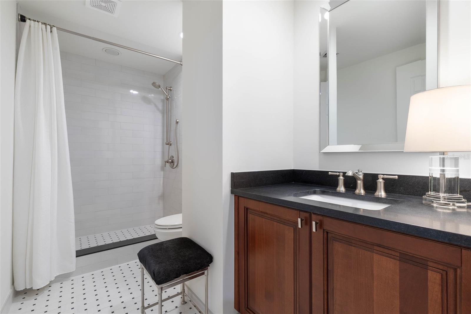 Image 37 of 95 For 19 Avenue De La Mer  405