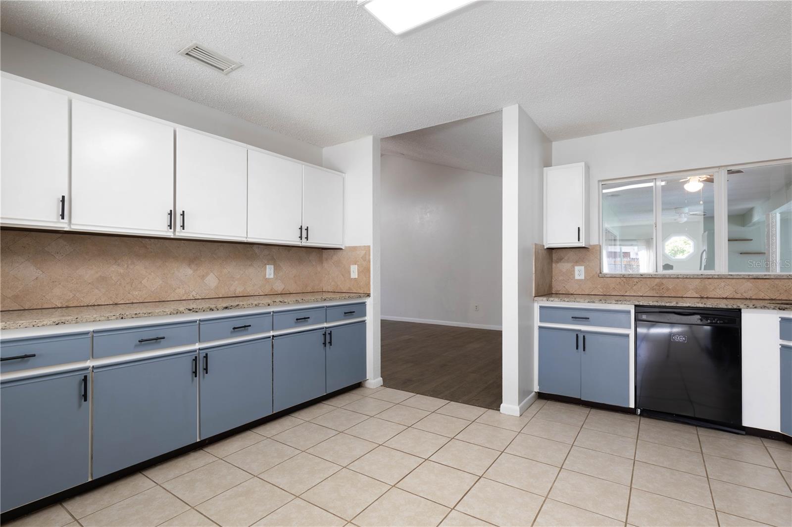 Image 14 of 63 For 104 White Hall Drive