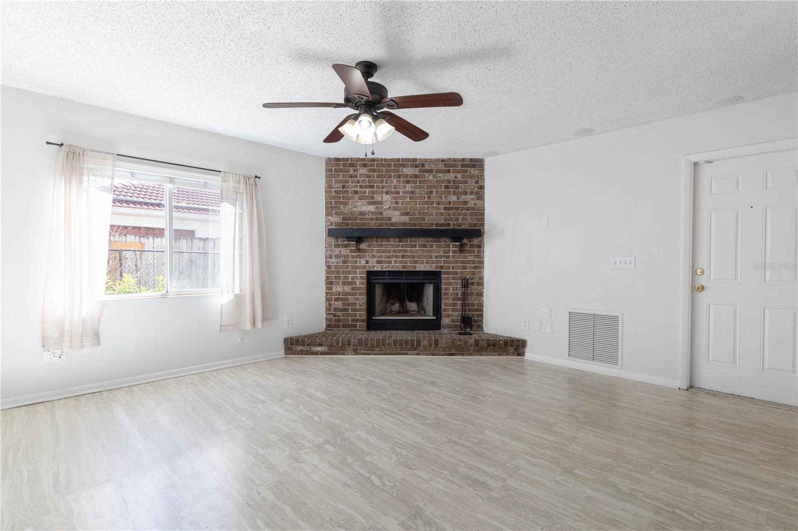 Image 17 of 63 For 104 White Hall Drive