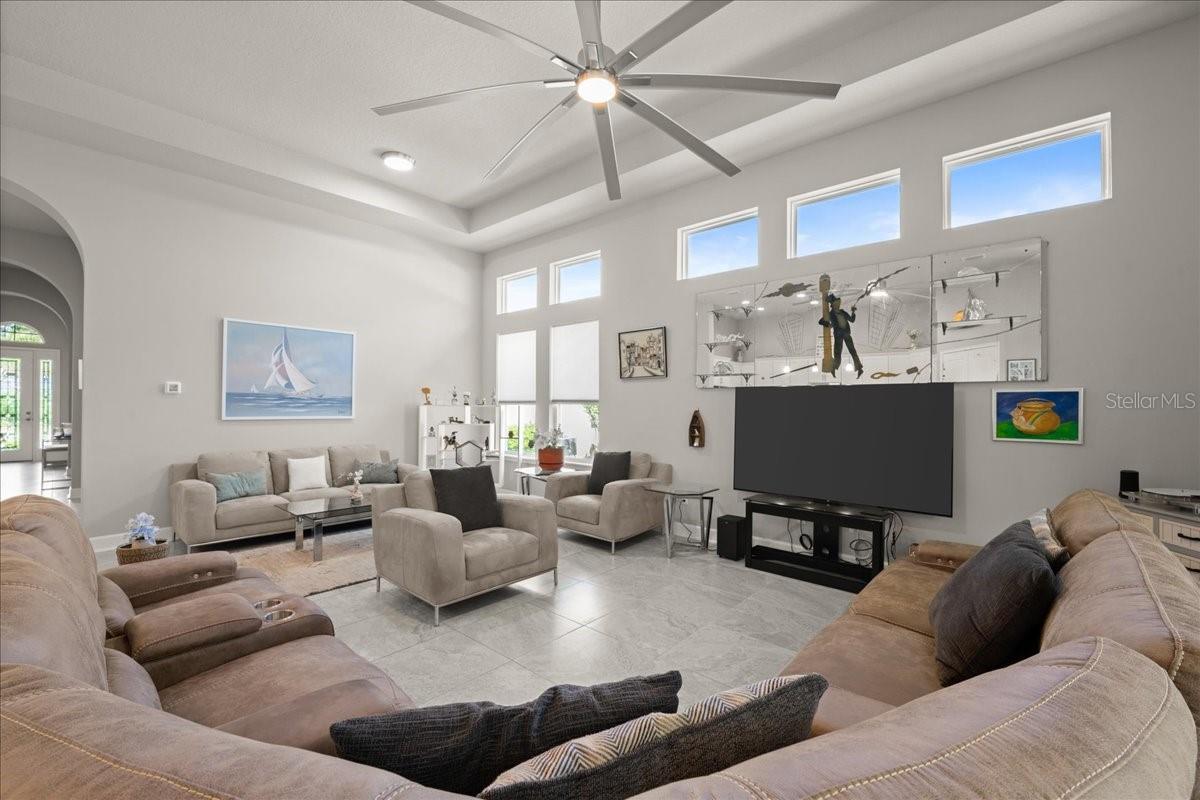 Image 14 of 69 For 827 Creekwood Drive