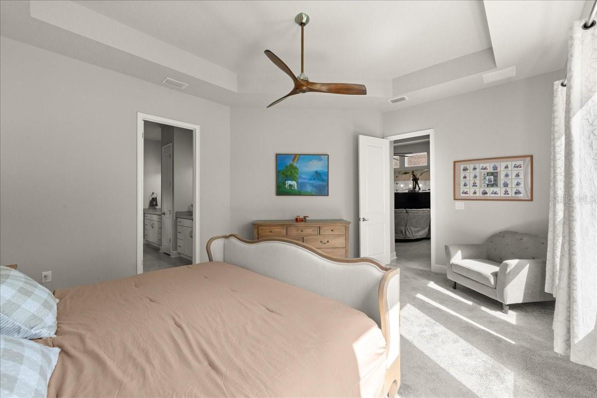 Image 17 of 69 For 827 Creekwood Drive