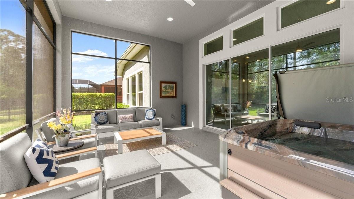 Image 31 of 69 For 827 Creekwood Drive