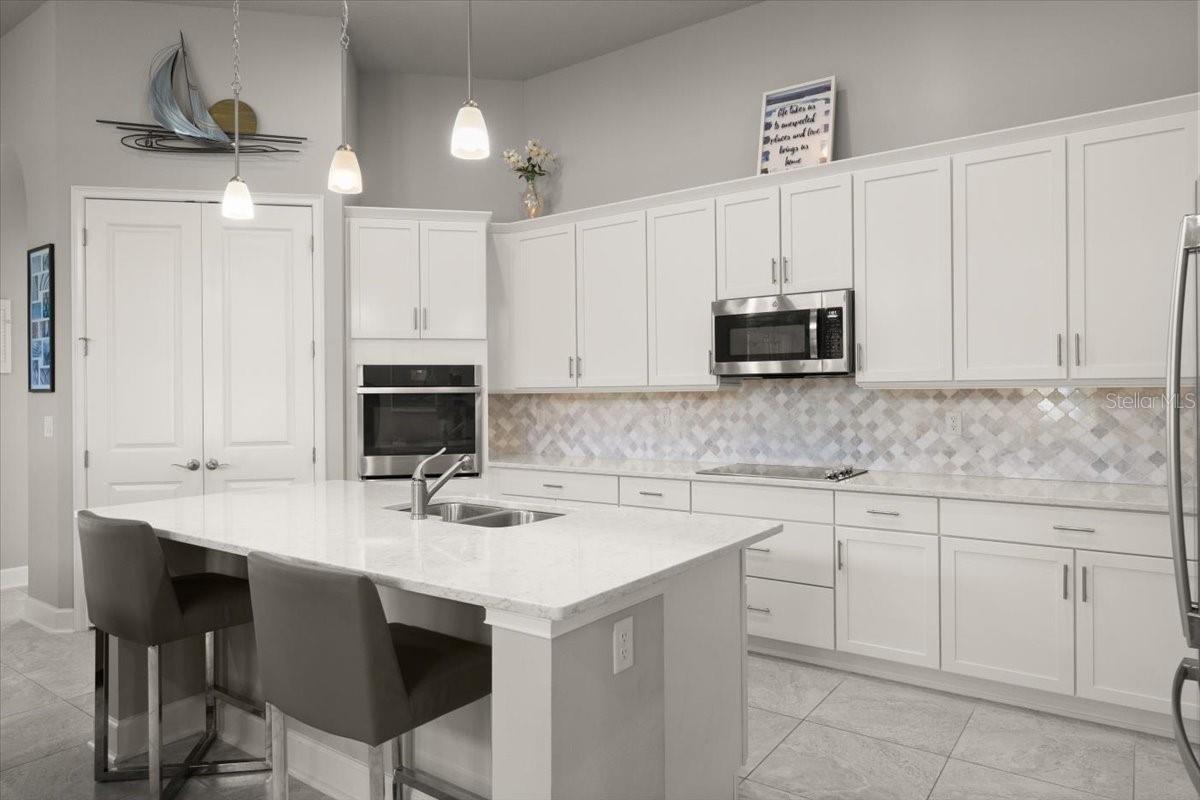 Image 8 of 69 For 827 Creekwood Drive