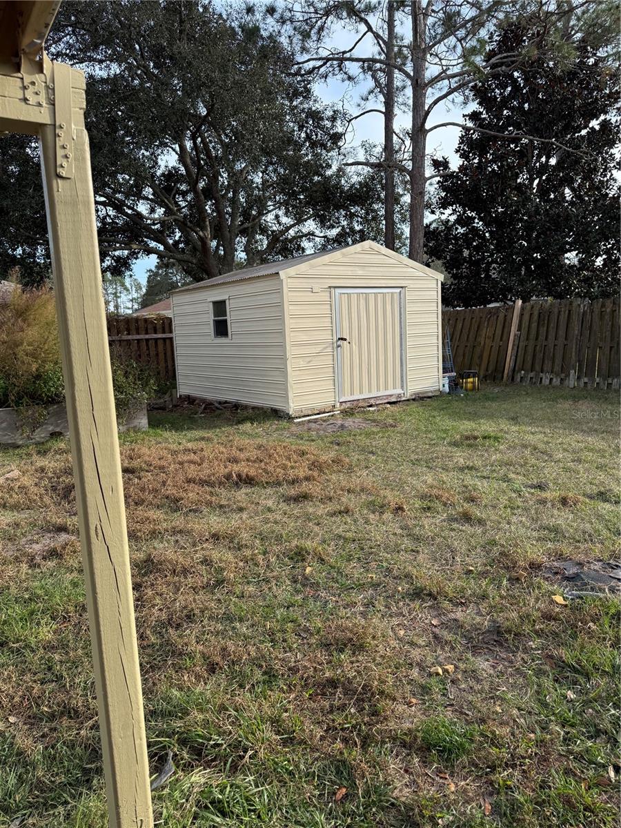 Image 12 of 37 For 38 Pebblewood Lane