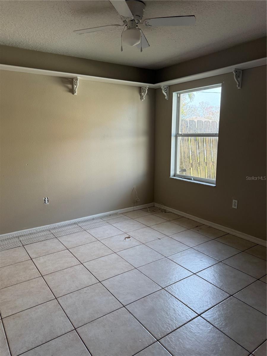 Image 4 of 37 For 38 Pebblewood Lane