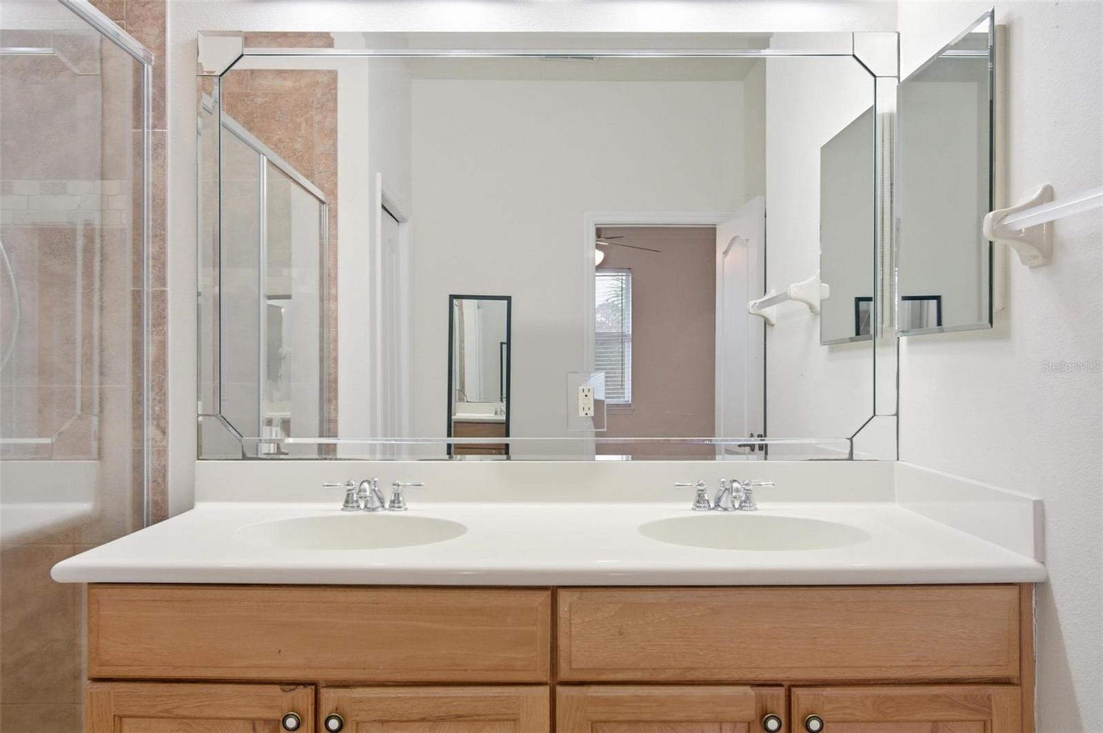 Image 33 of 54 For 60 Riverview Bend S 615