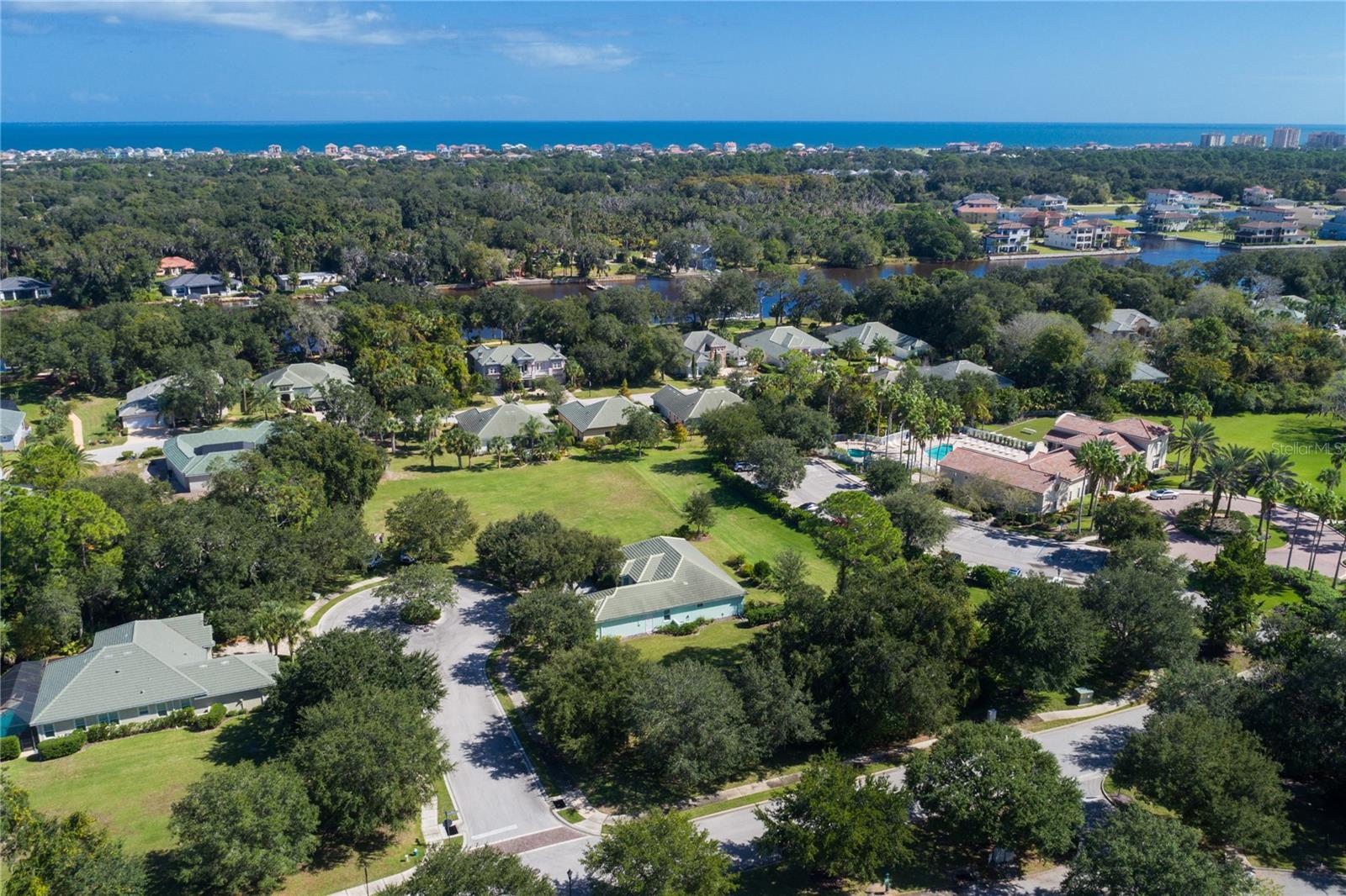 Image 10 of 49 For 2 Holly Court