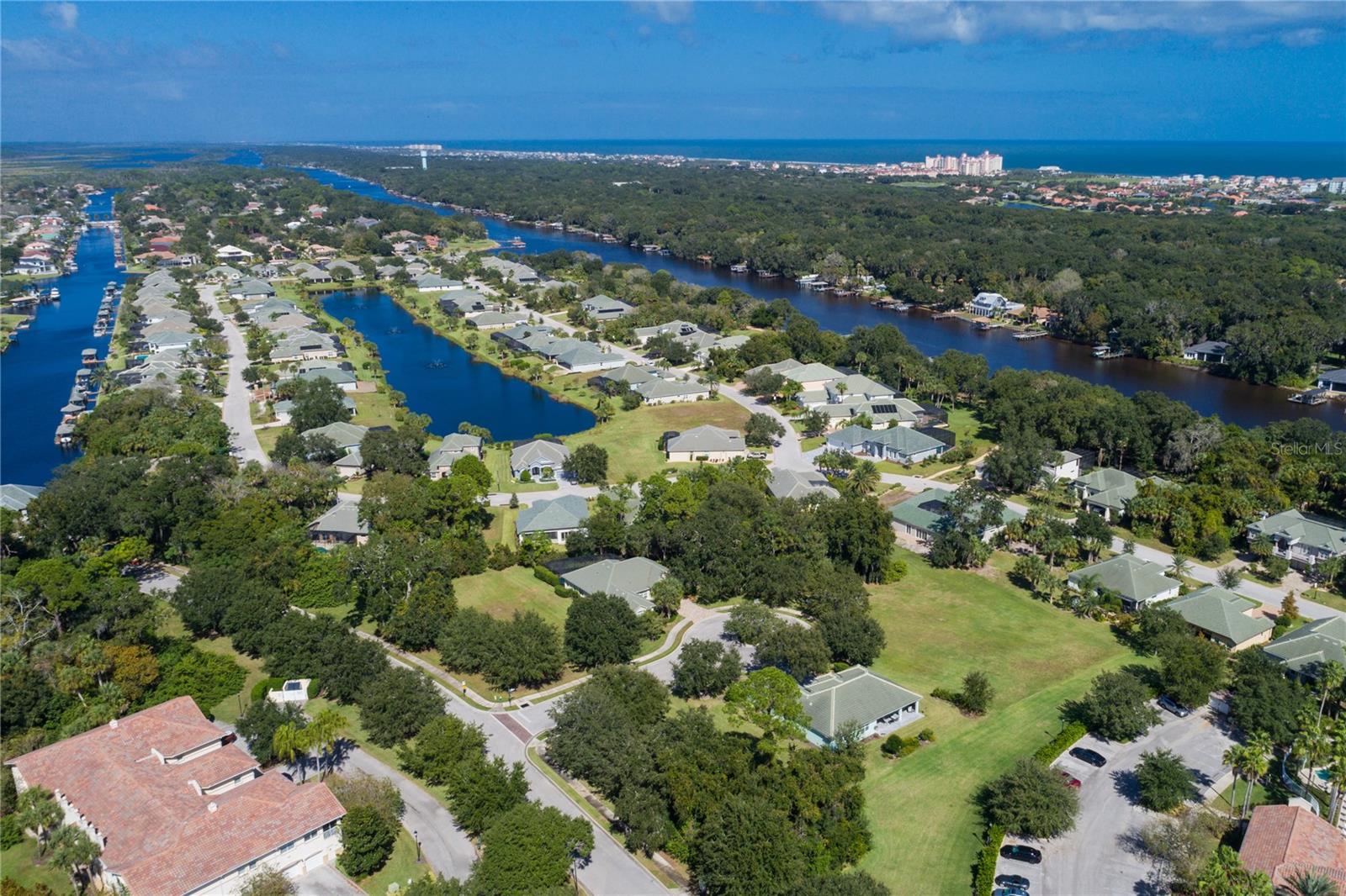 Image 11 of 49 For 2 Holly Court