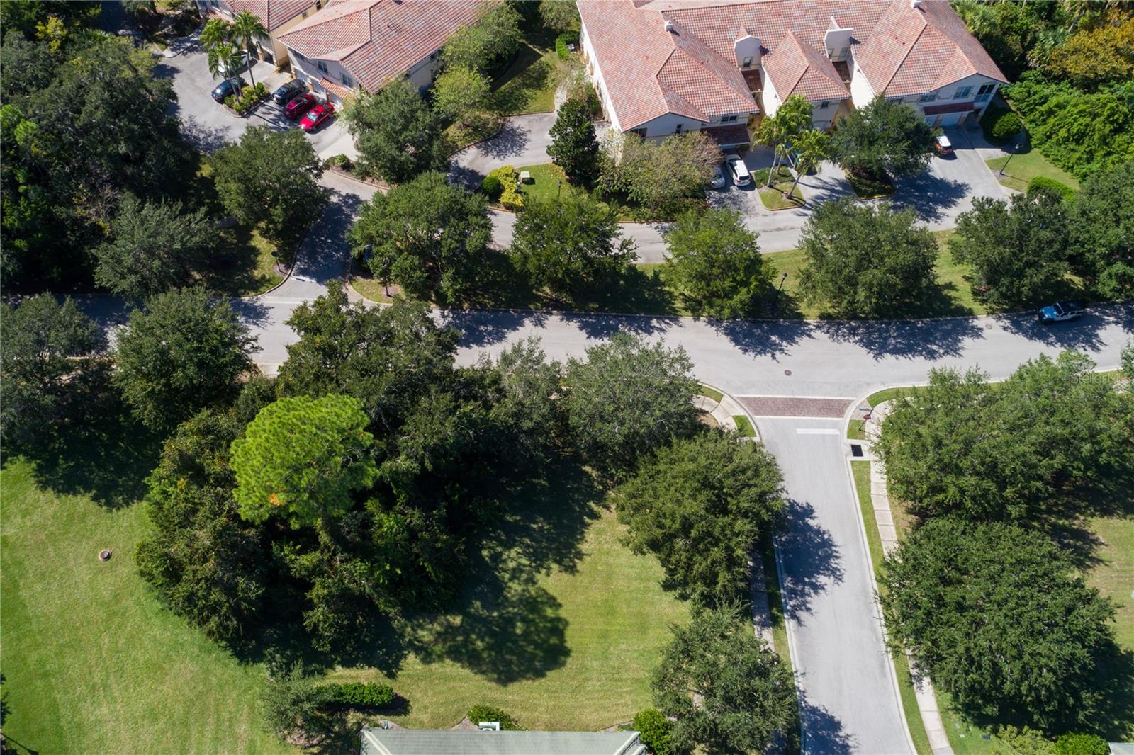 Image 13 of 49 For 2 Holly Court