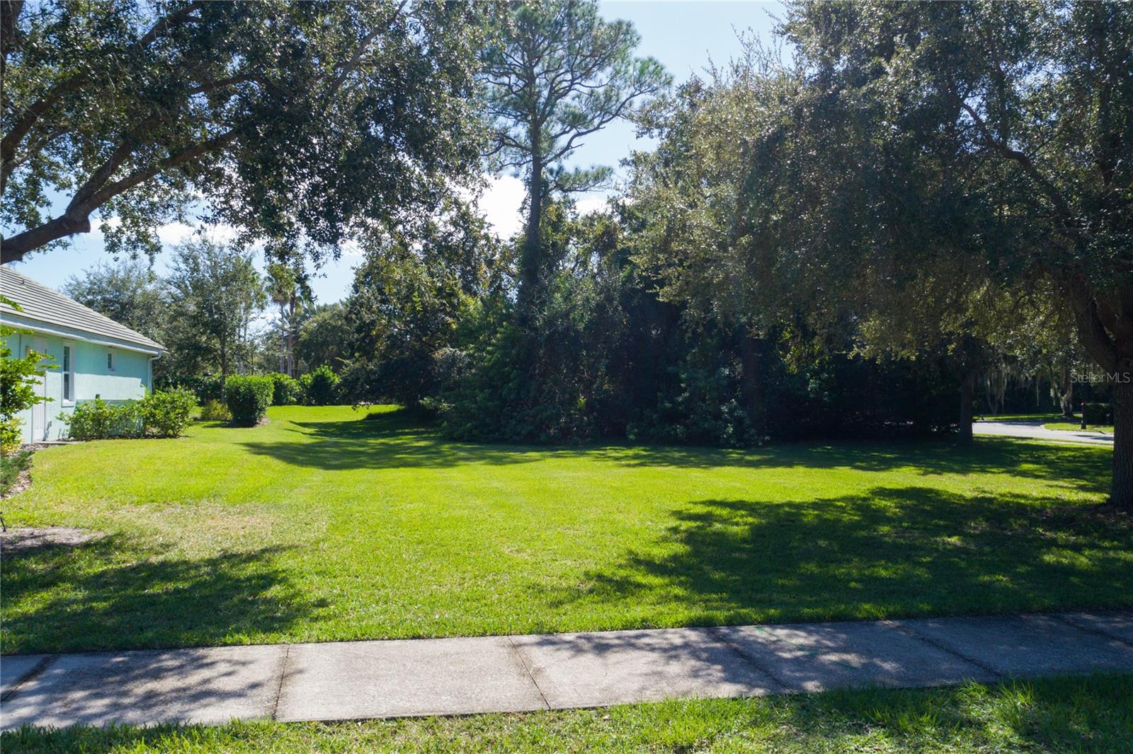 Image 15 of 49 For 2 Holly Court