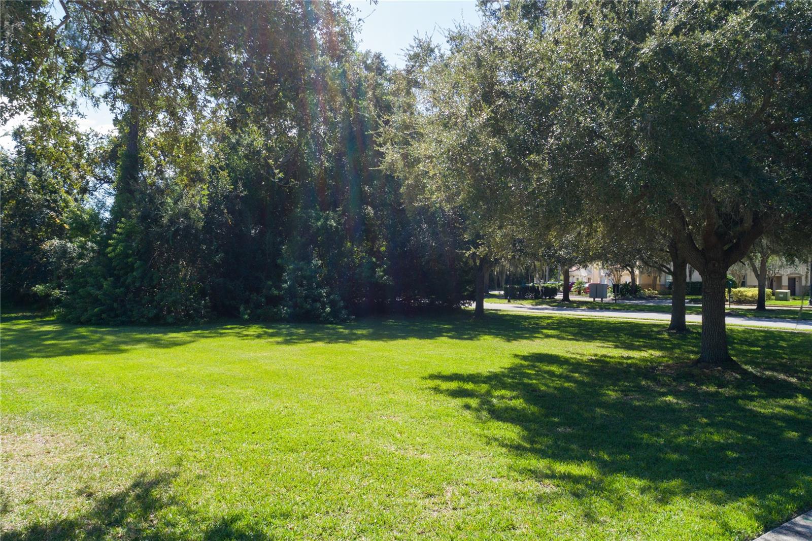 Image 16 of 49 For 2 Holly Court