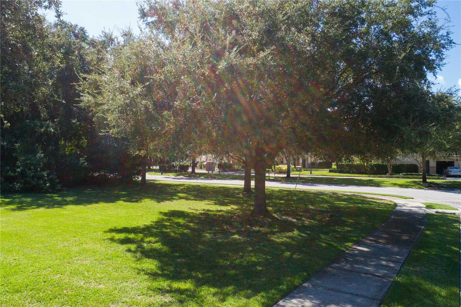 Image 17 of 49 For 2 Holly Court