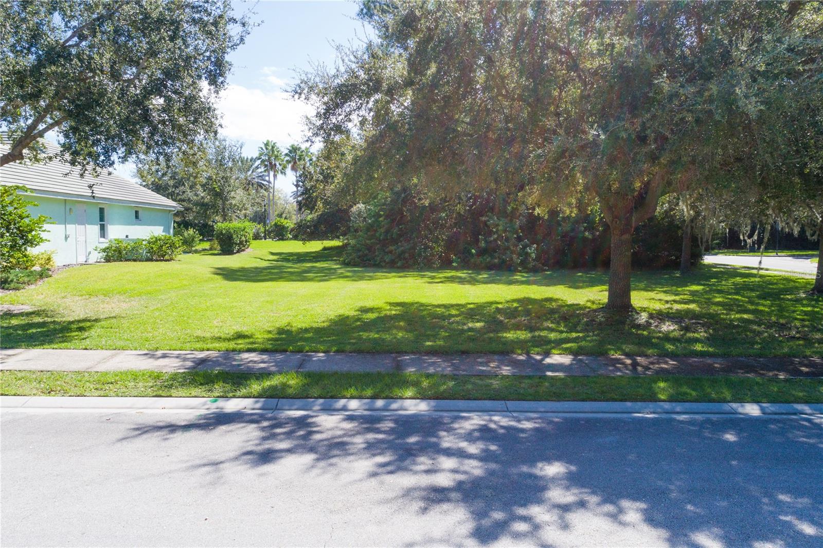 Image 4 of 49 For 2 Holly Court