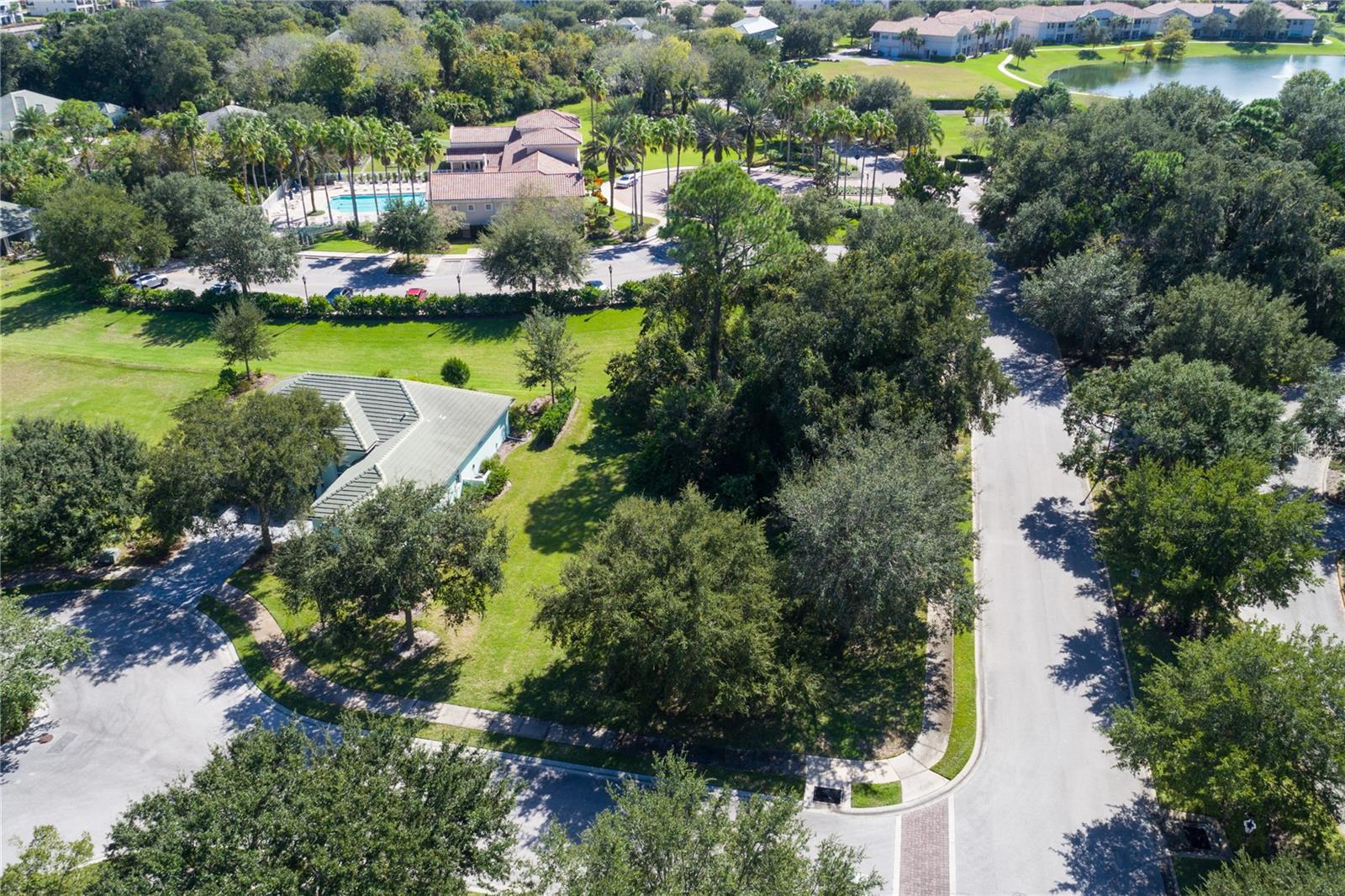 Image 8 of 49 For 2 Holly Court