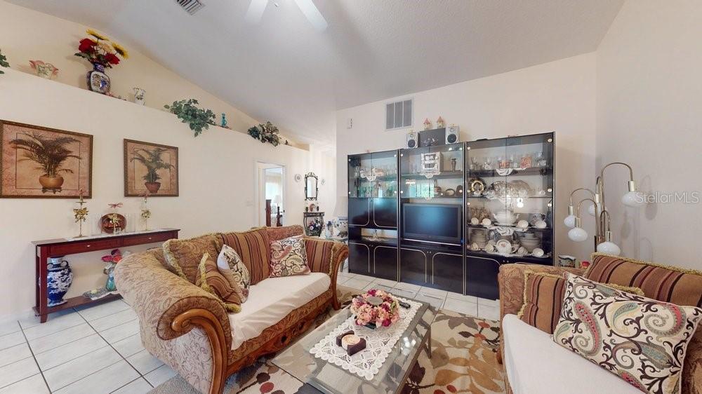 Image 4 of 23 For 158 Fenimore Lane A&b