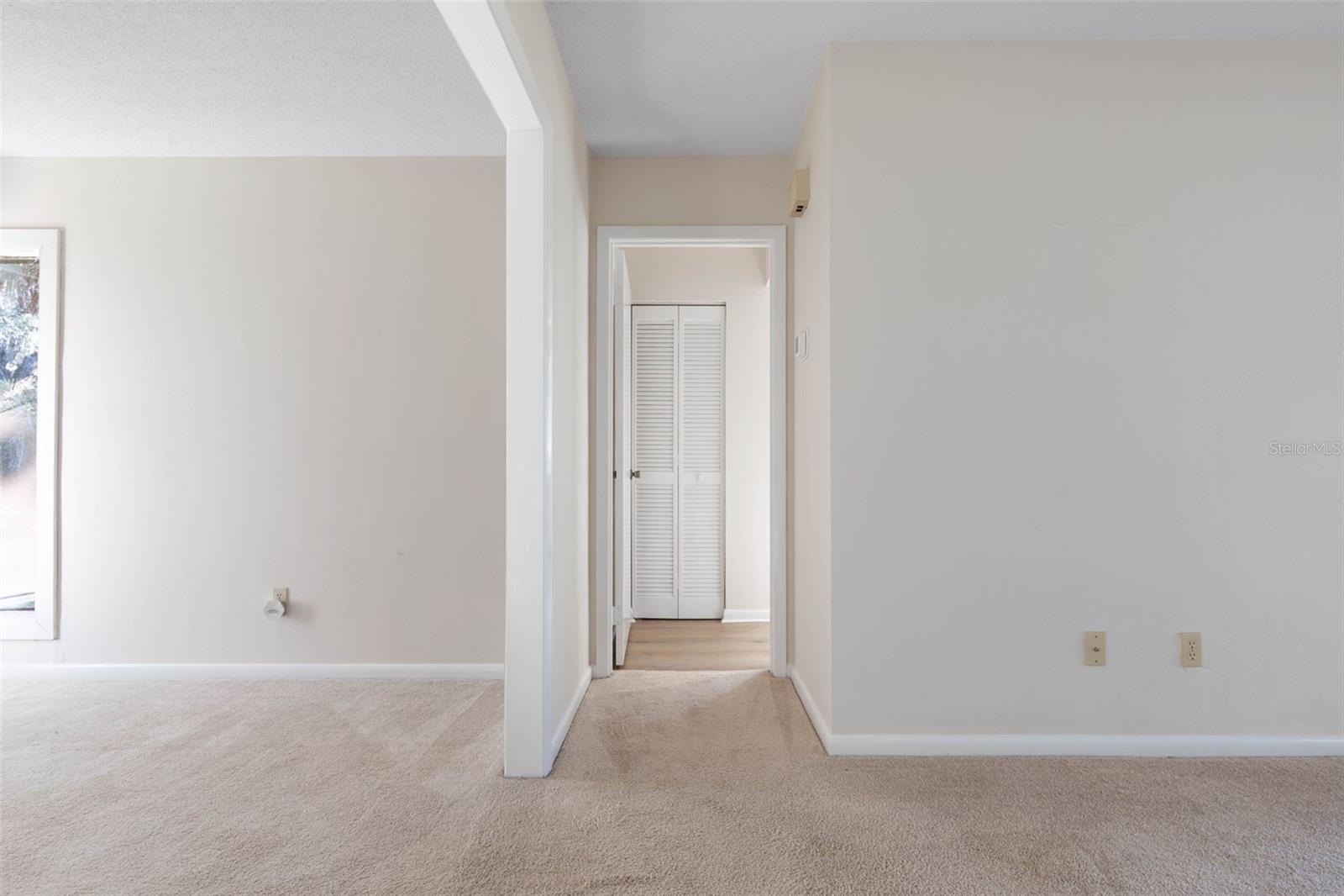 Image 17 of 53 For 6 Greenbriar Court 6