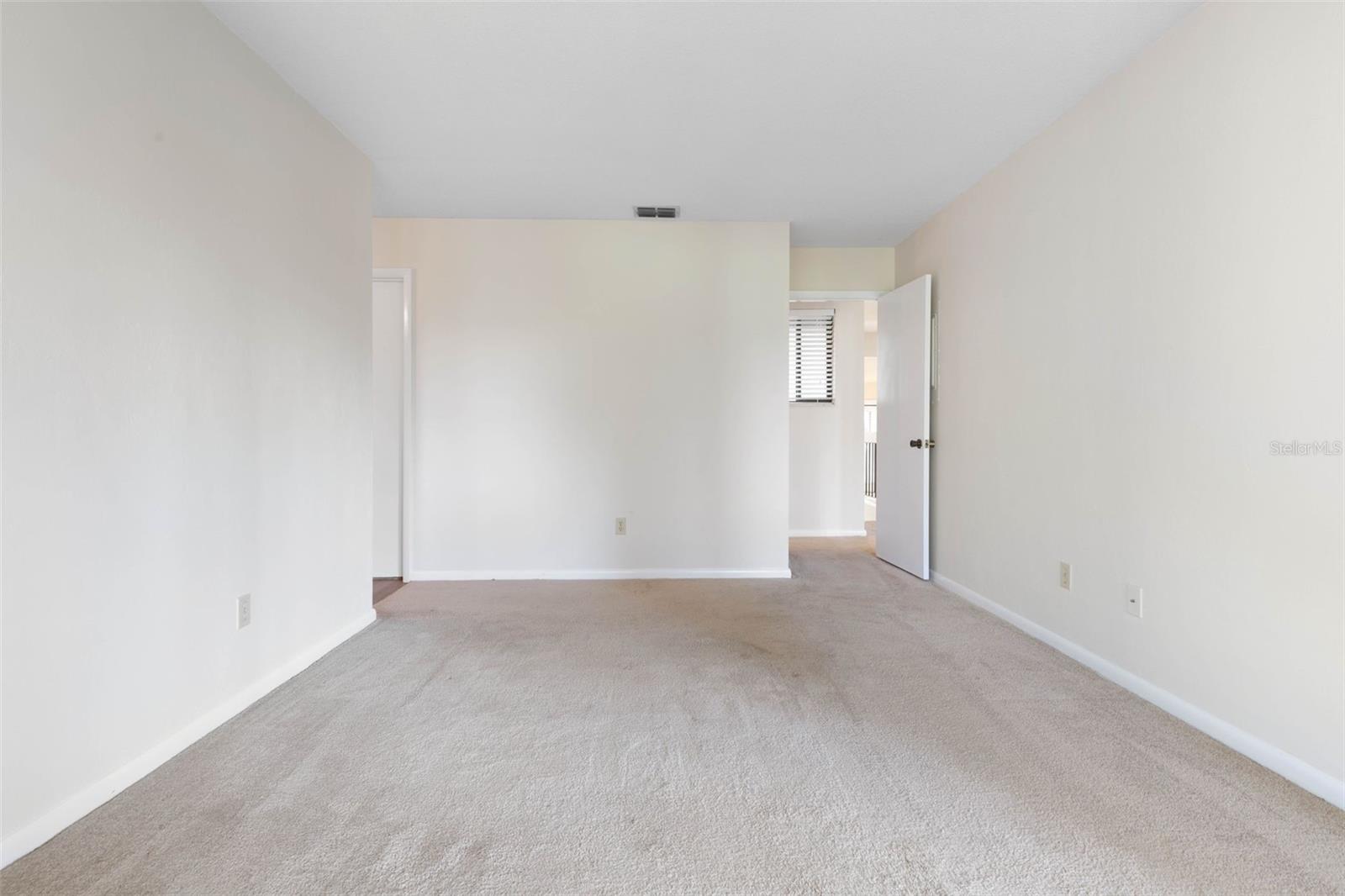 Image 18 of 53 For 6 Greenbriar Court 6