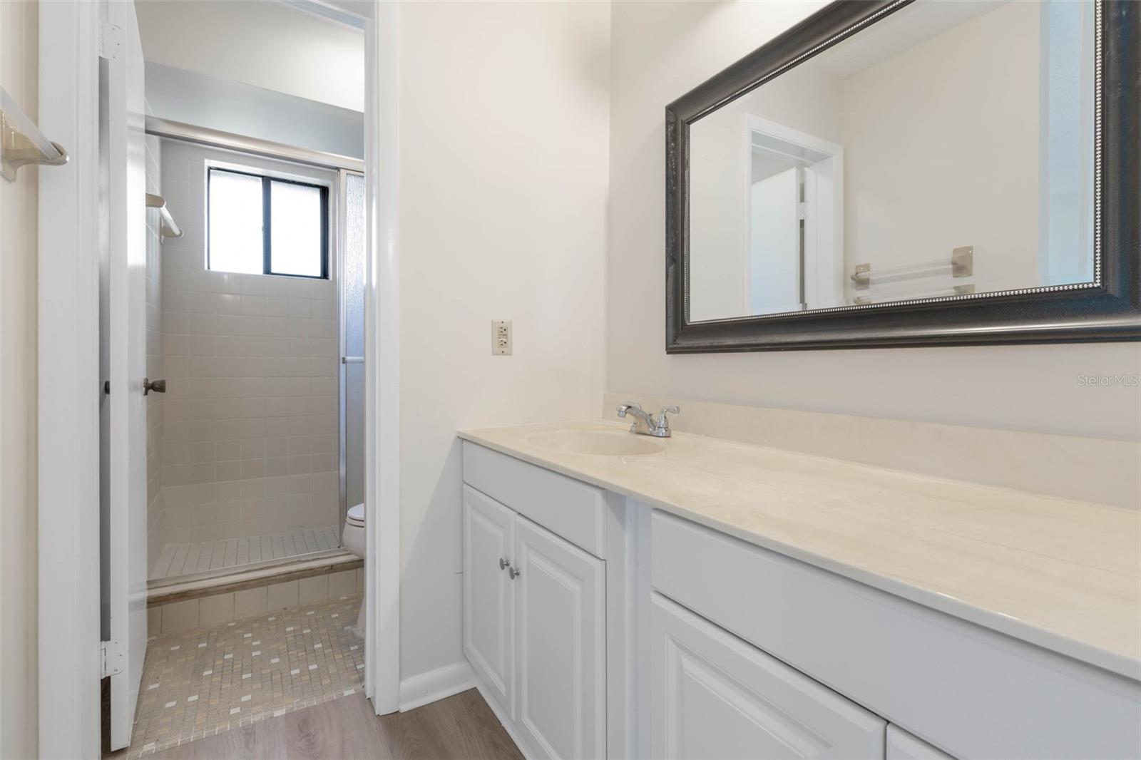 Image 21 of 53 For 6 Greenbriar Court 6