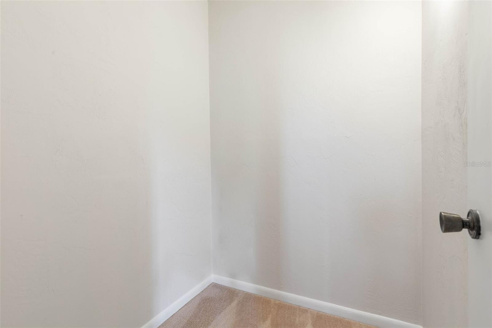 Image 24 of 53 For 6 Greenbriar Court 6