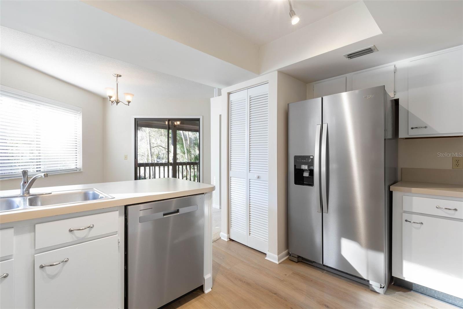 Image 3 of 53 For 6 Greenbriar Court 6