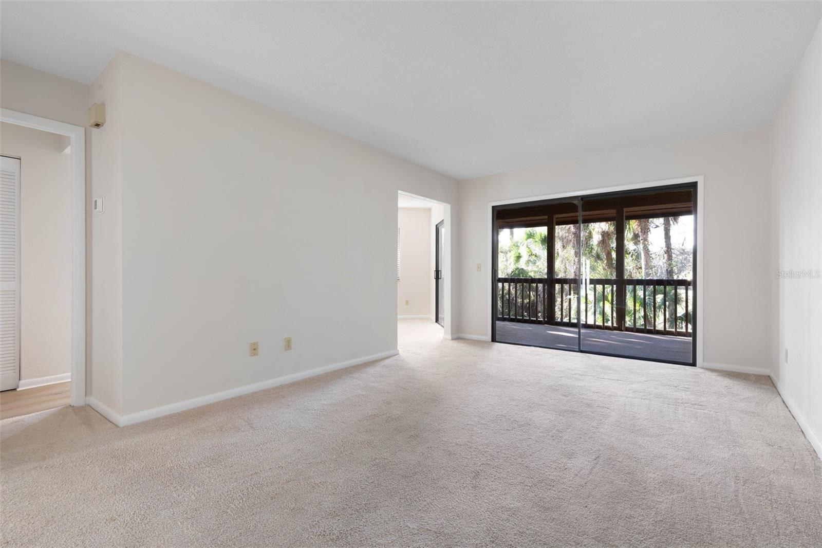 Image 6 of 53 For 6 Greenbriar Court 6