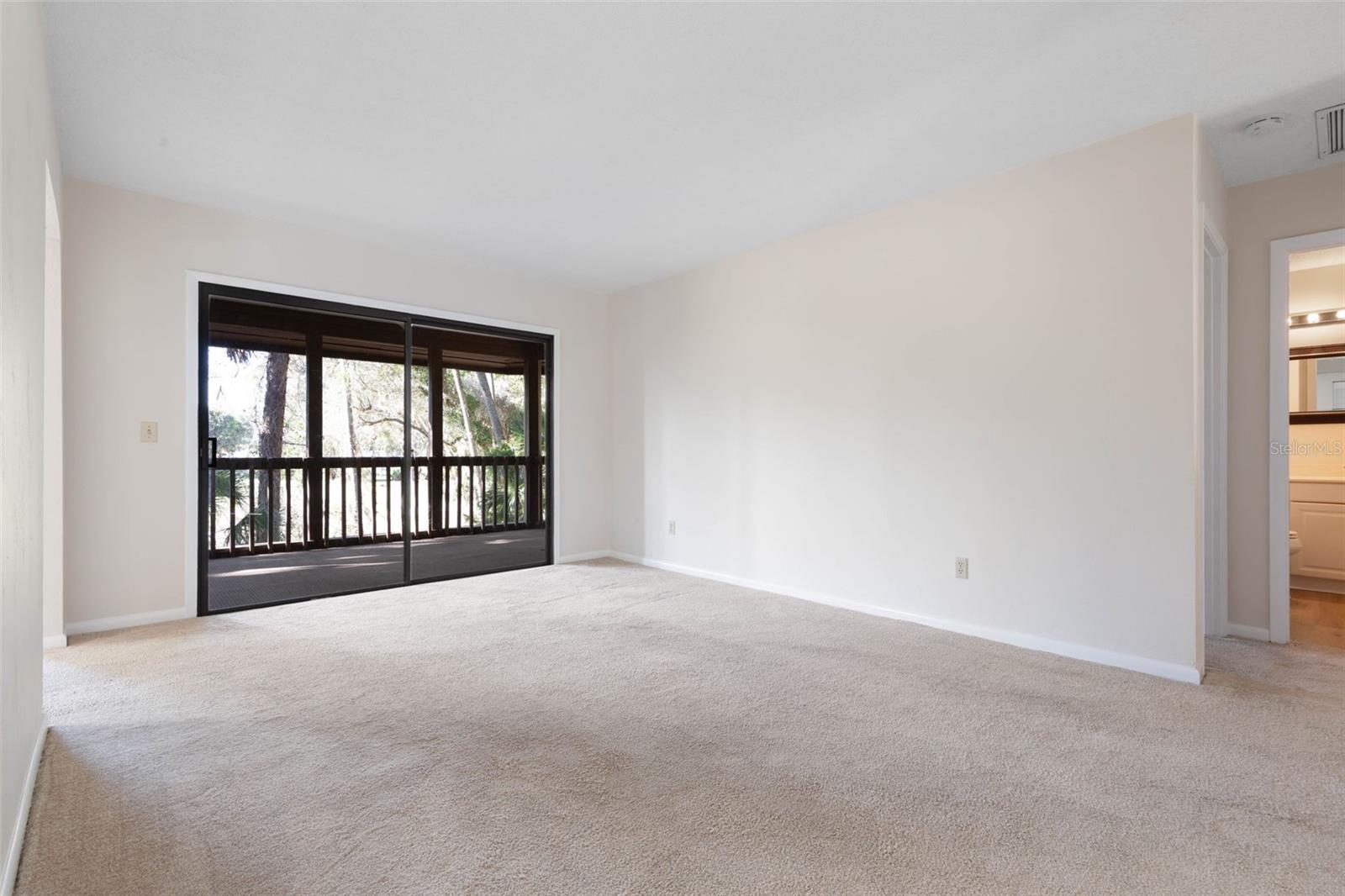 Image 7 of 53 For 6 Greenbriar Court 6