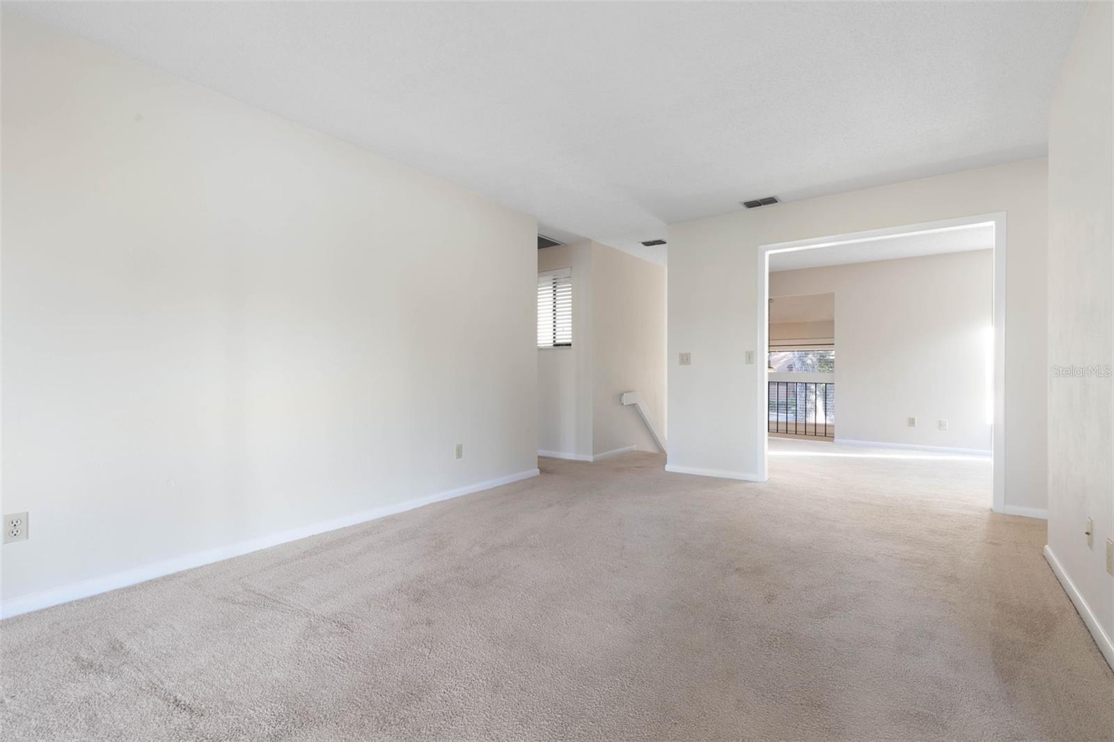 Image 8 of 53 For 6 Greenbriar Court 6