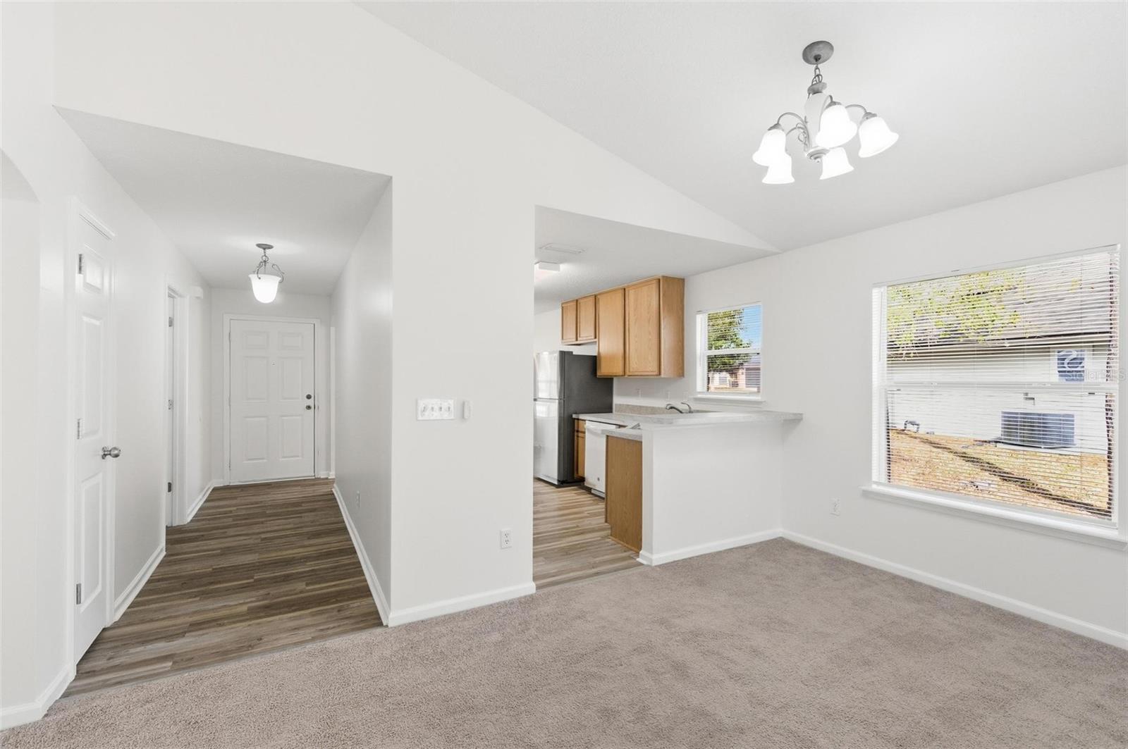 Image 14 of 57 For 2537 Blackstone Court