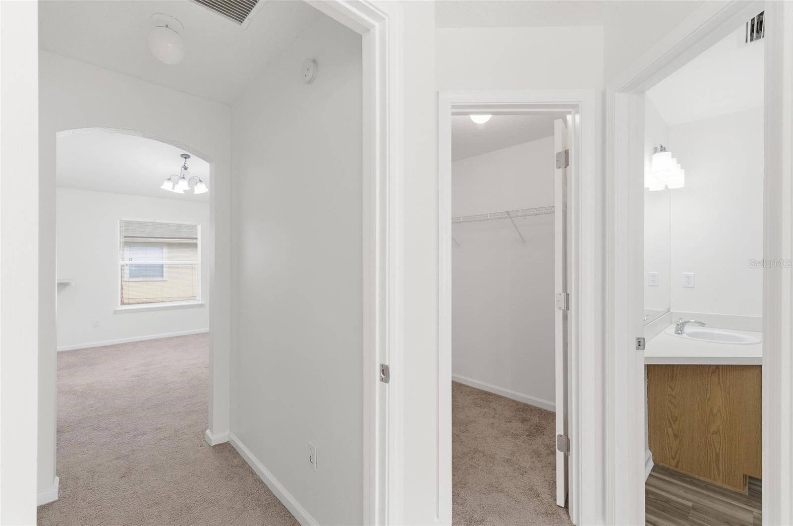 Image 22 of 57 For 2537 Blackstone Court