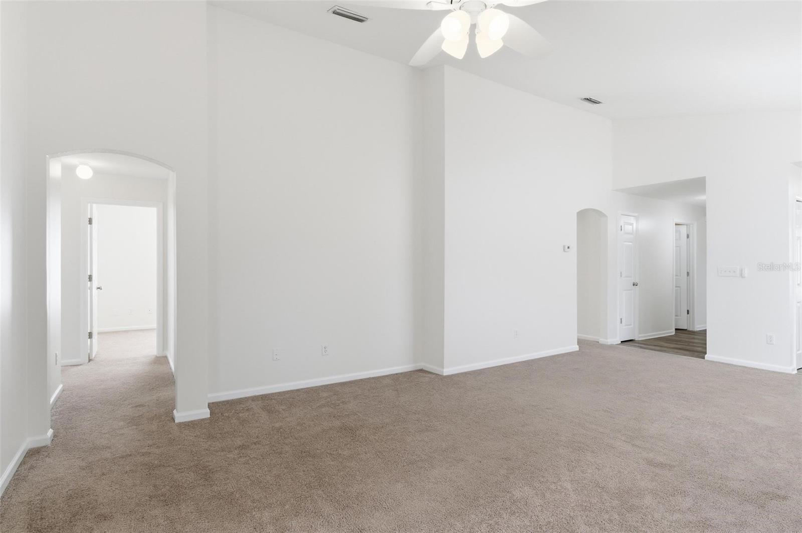 Image 29 of 57 For 2537 Blackstone Court