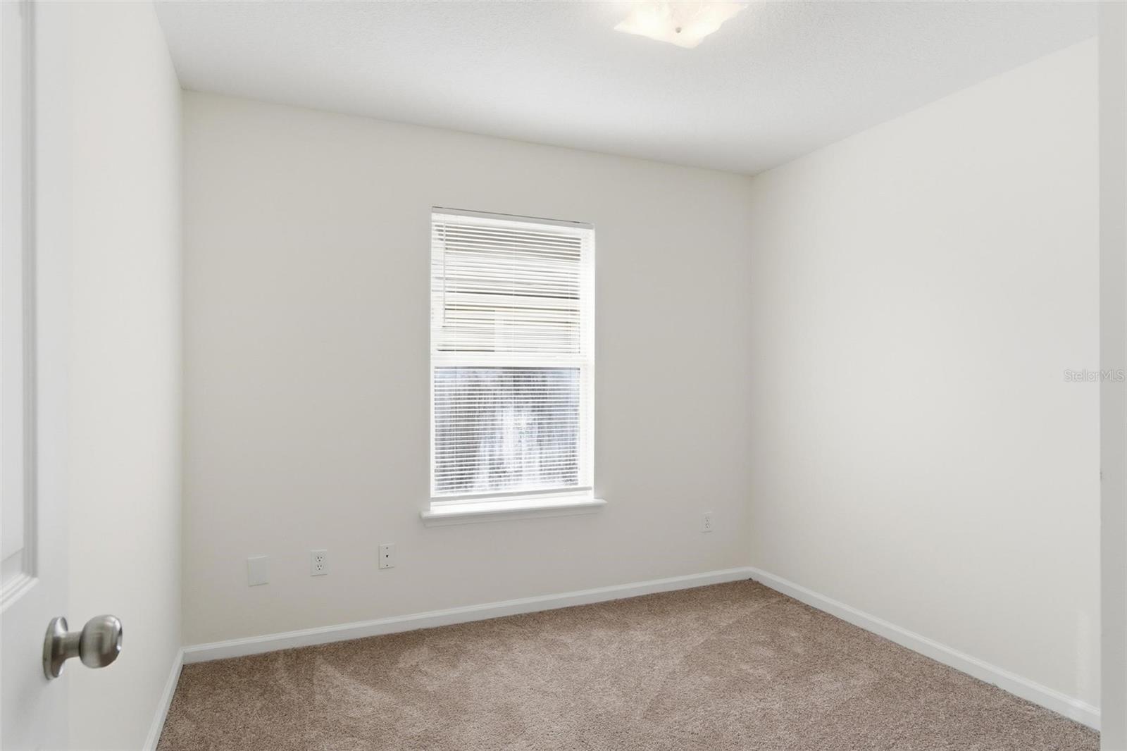 Image 34 of 57 For 2537 Blackstone Court