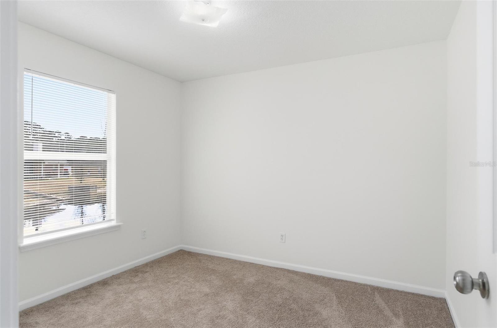 Image 37 of 57 For 2537 Blackstone Court