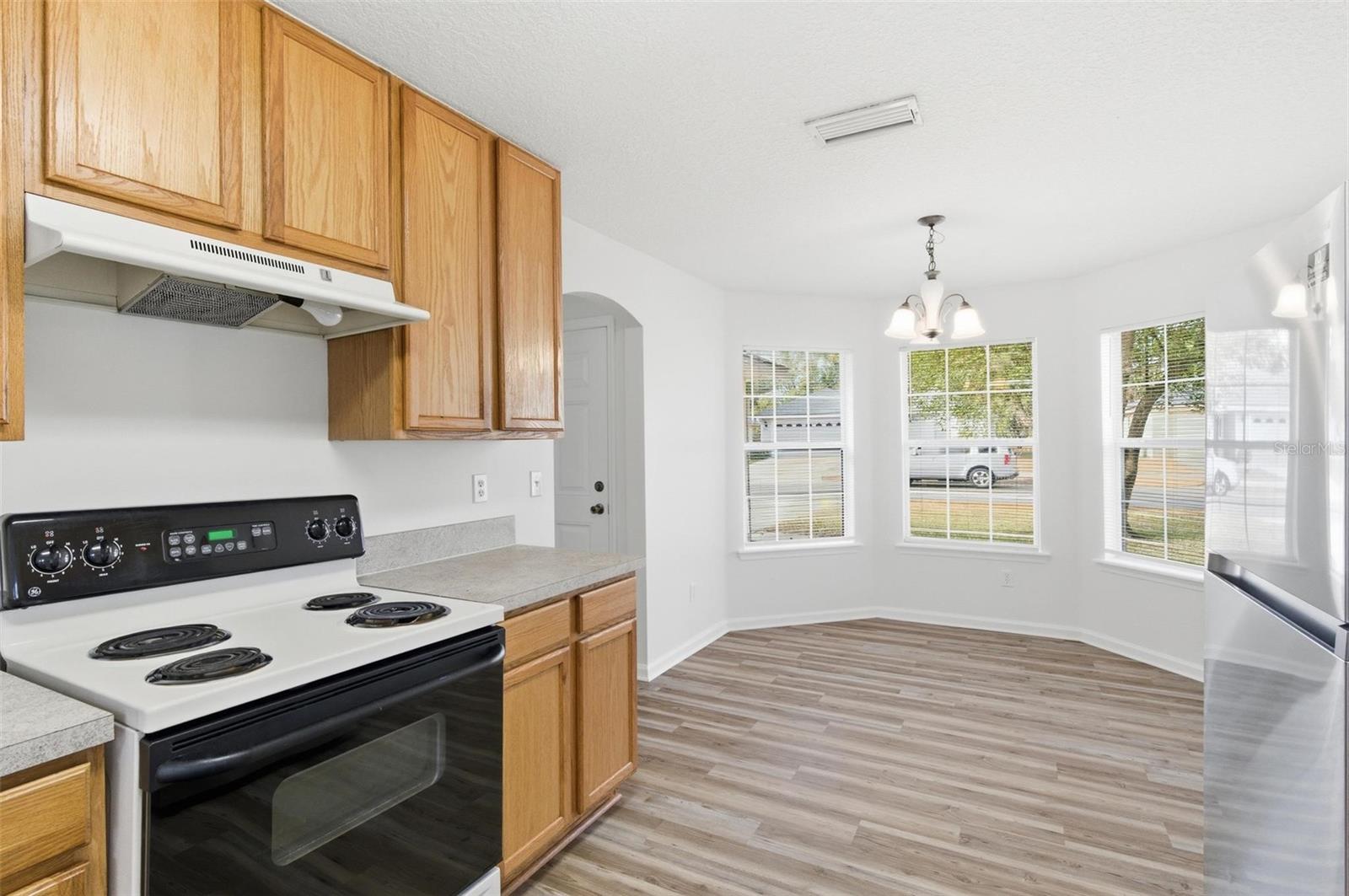 Image 6 of 57 For 2537 Blackstone Court