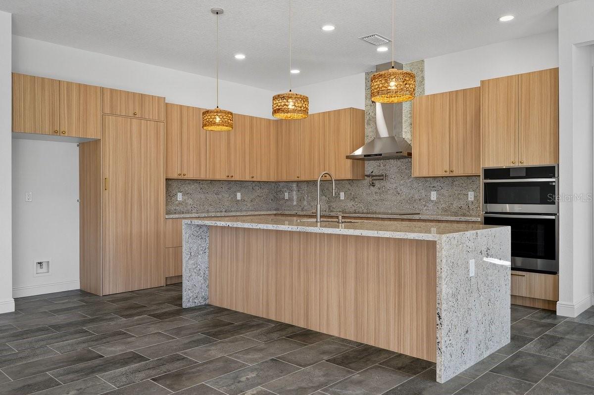 Image 12 of 72 For 7 Crandon Court