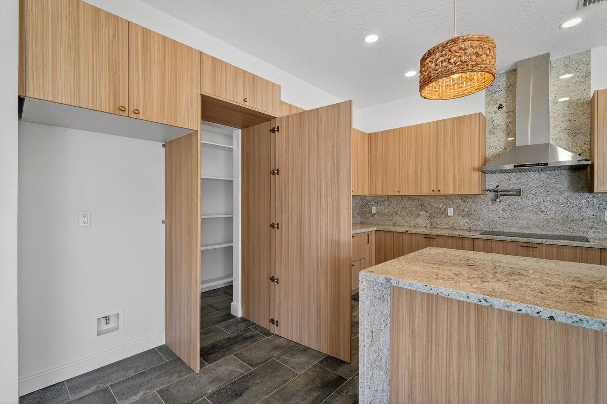 Image 17 of 72 For 7 Crandon Court