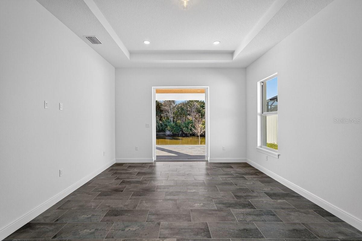 Image 22 of 72 For 7 Crandon Court