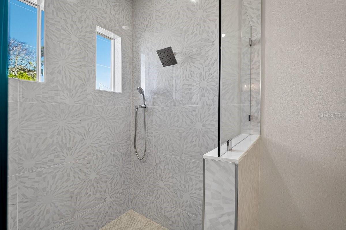 Image 30 of 72 For 7 Crandon Court