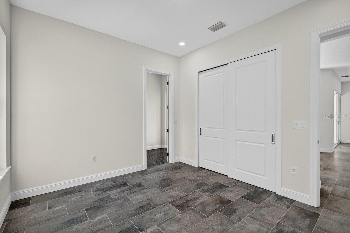 Image 35 of 72 For 7 Crandon Court