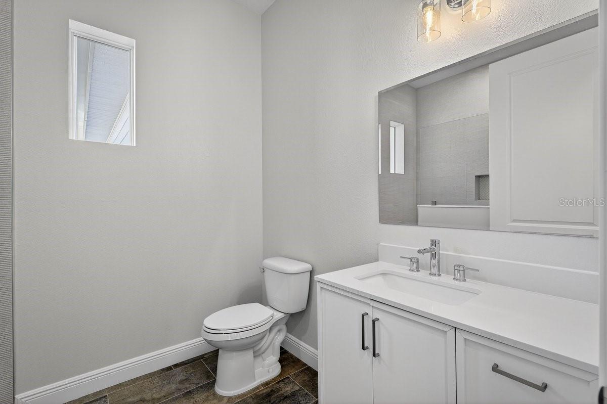 Image 39 of 72 For 7 Crandon Court