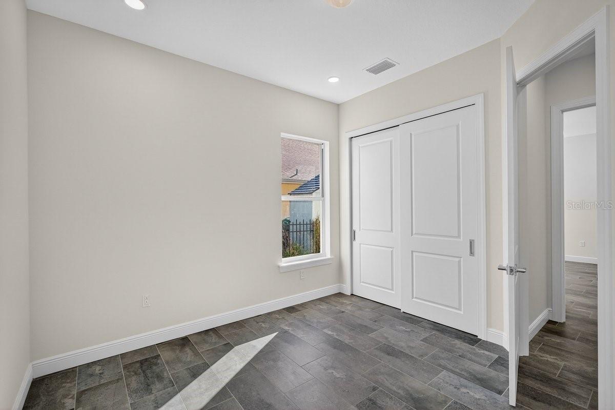 Image 42 of 72 For 7 Crandon Court