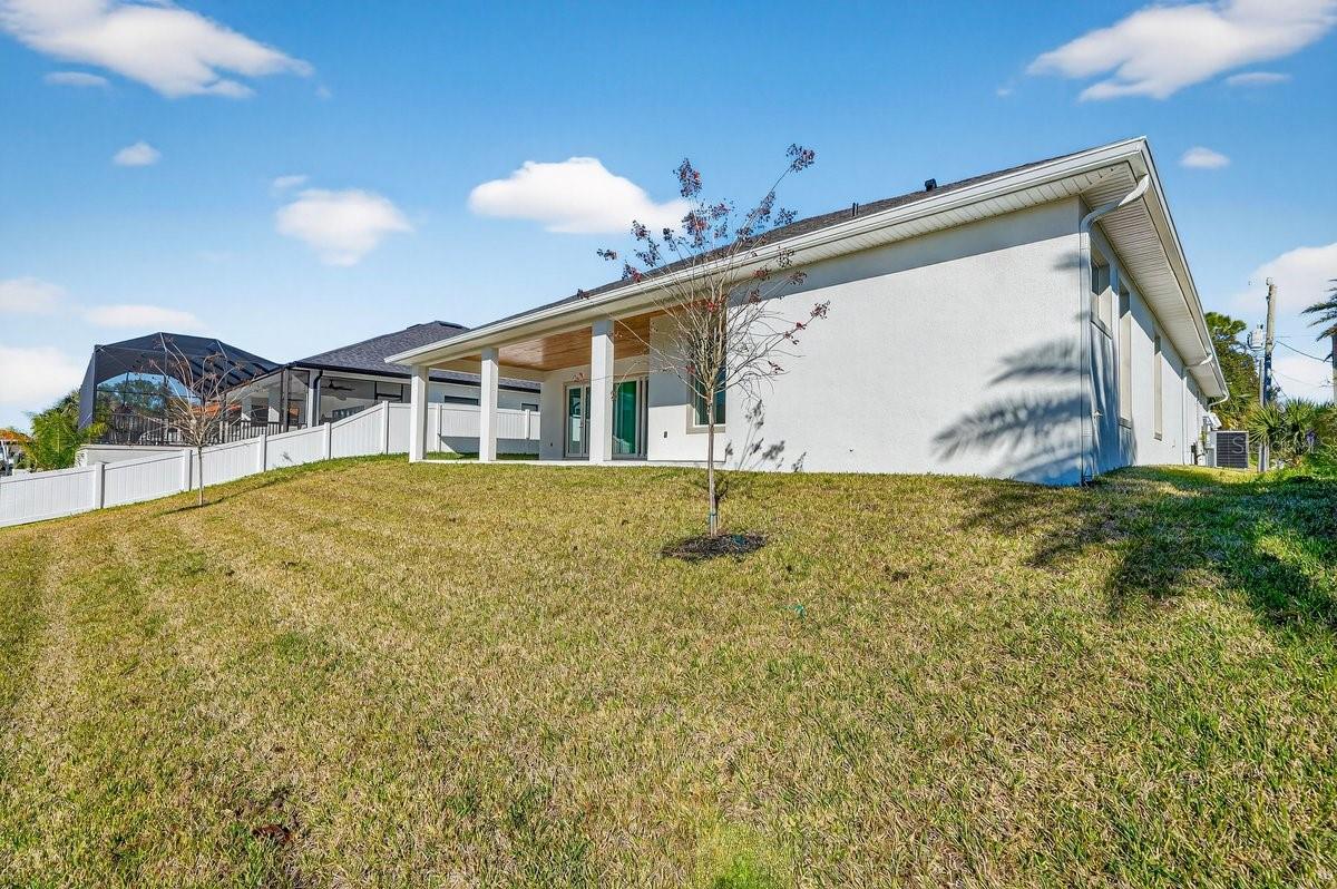 Image 58 of 72 For 7 Crandon Court