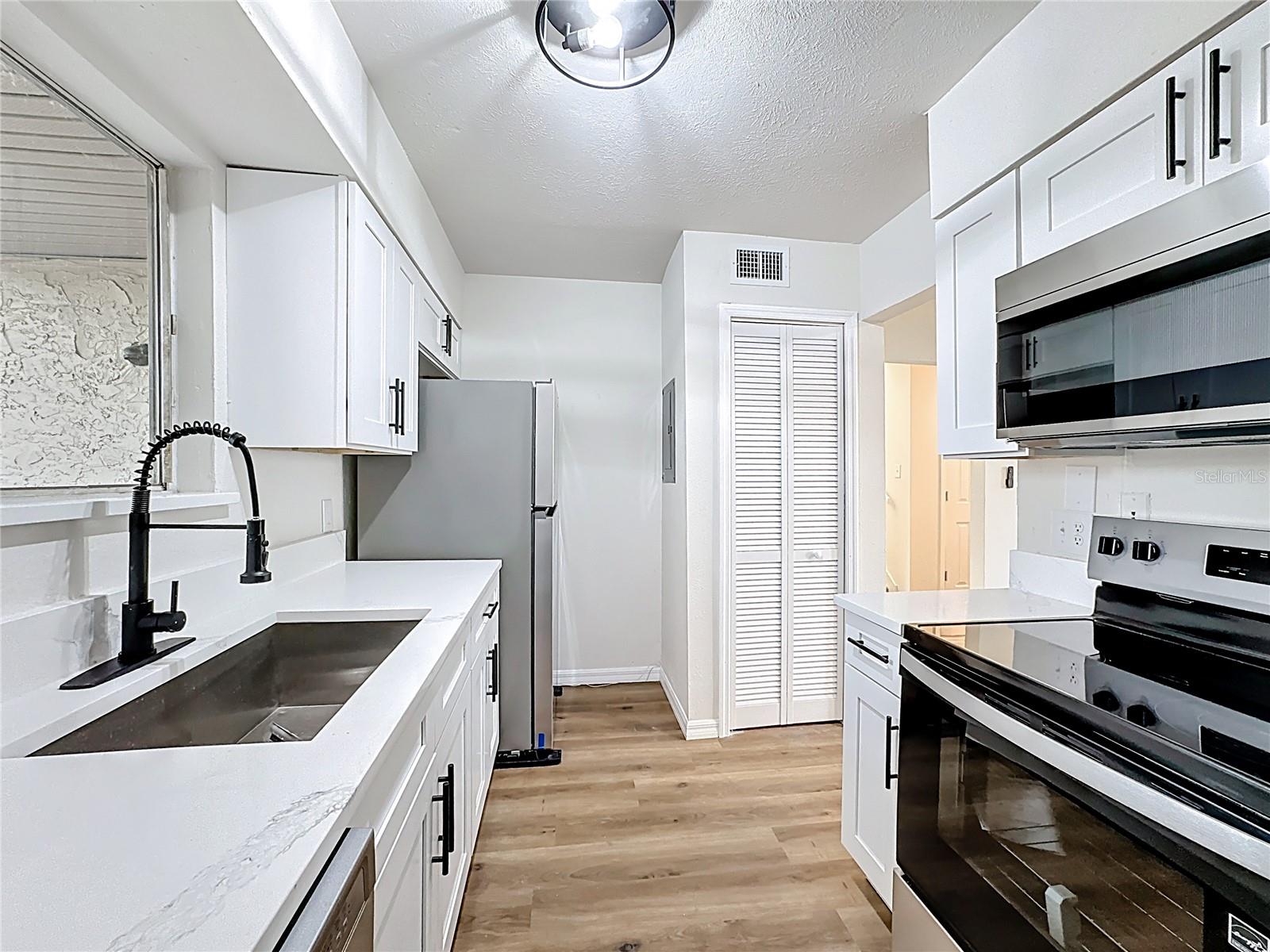 Image 17 of 51 For 4445 Rayfield Drive